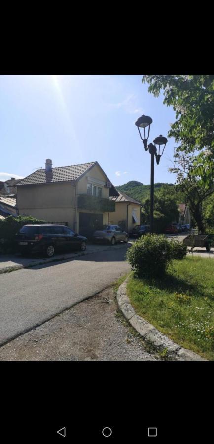 Ferienwohnung Apartman Sunny Cetinje Exterior foto